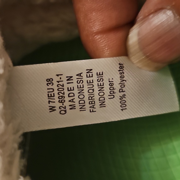 OOFOS OOCOZZIE Slip Ons - Picture 7 of 8